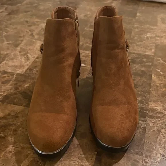 Elegant Brown Ankle Booties with Buckle Detail - Picture 2 of 5